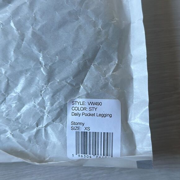 Vuori Performance Daily Pocket Jogger in Stormy Size XS Nwt in‎ packaging - Picture 9 of 10